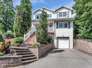 25 Parkview Ter, Huntington, NY 11743