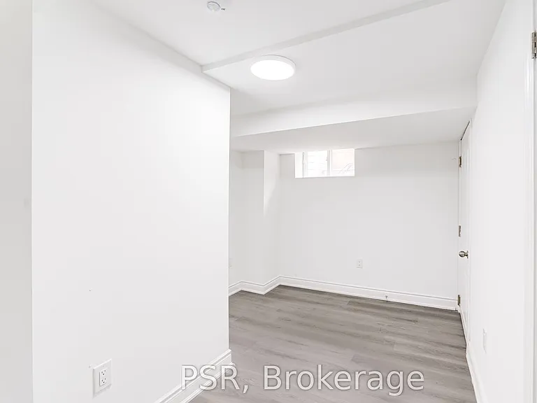 24 Skelmore Cres #BASEMENT — Photo 12
