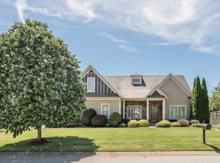 2 Laurel Grove Dr, Simpsonville, SC 29681