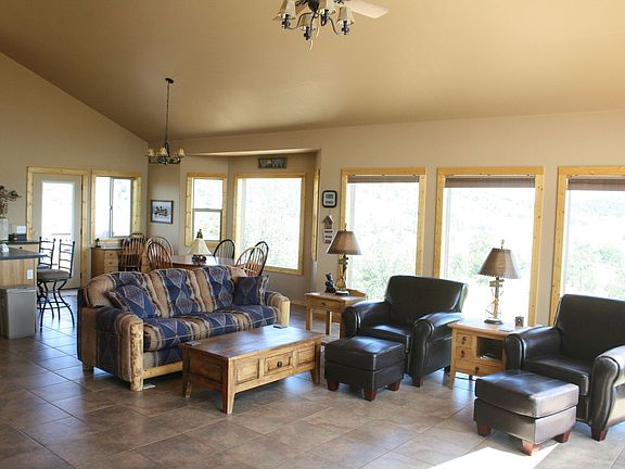 2nd image of 750 Vista Grande Dr