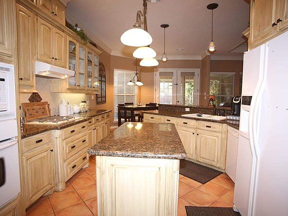 5th image of 3126 Hamilton Court Dr