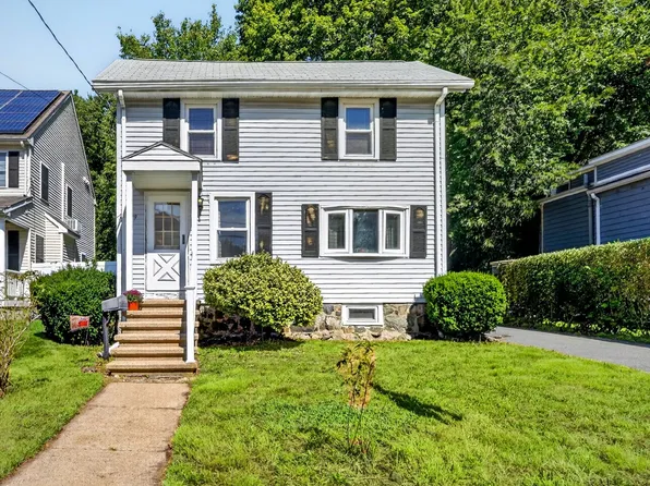 79 Maple St, Melrose, MA 02176