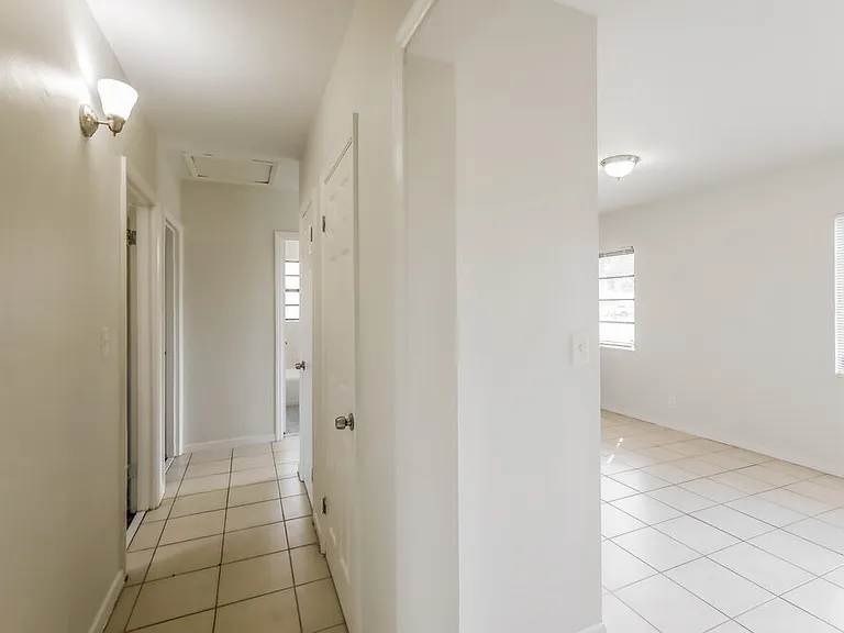 820 Carolina Ave — Photo 14