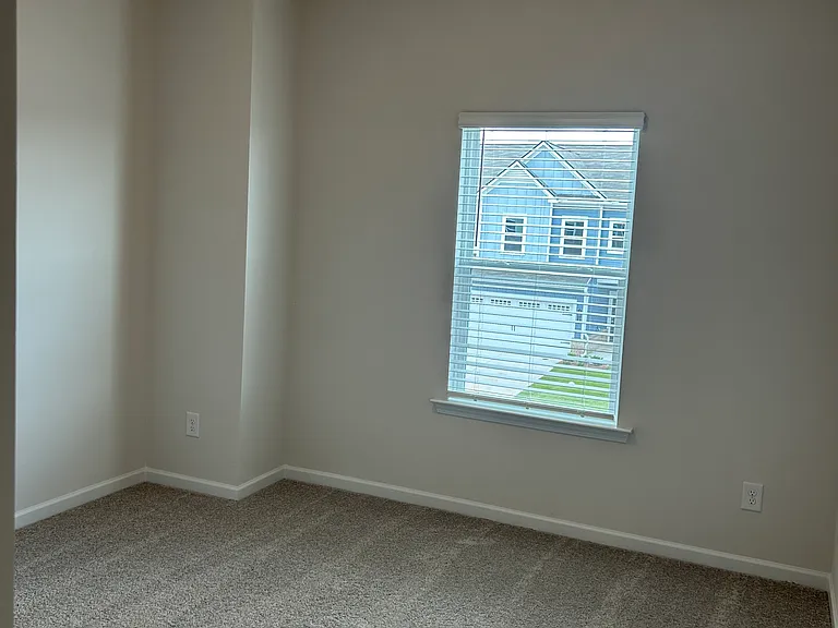 1016 Stiles Cir — Photo 17