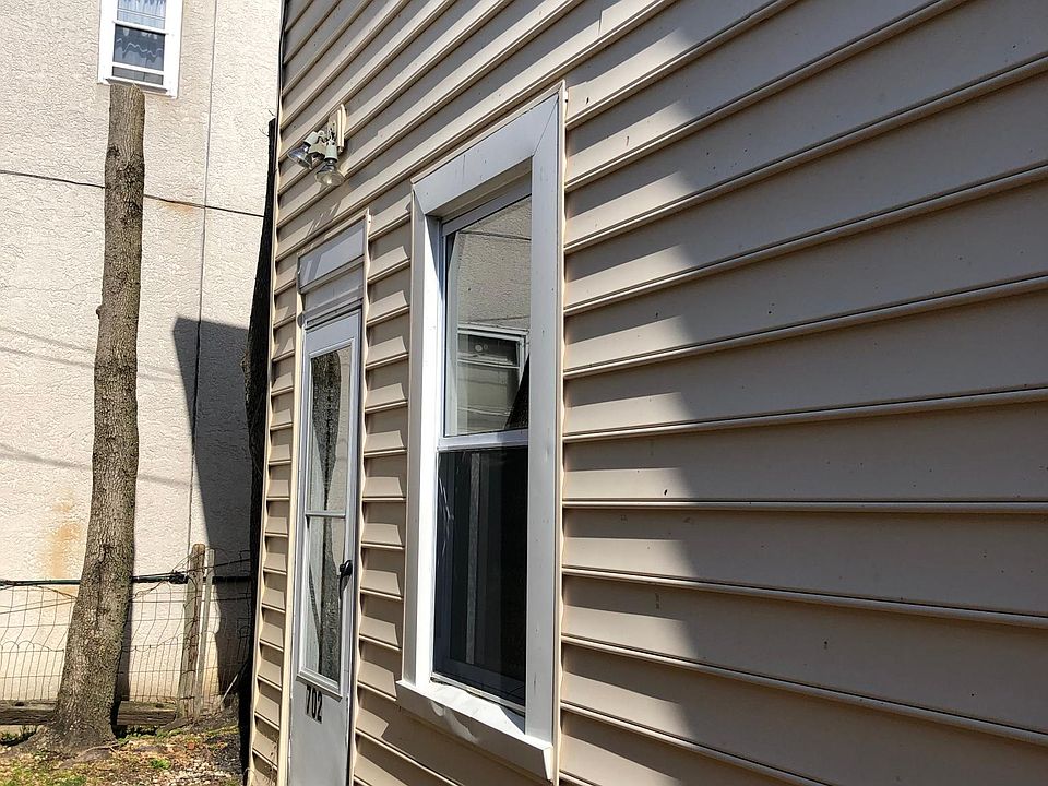 2nd image of 702 E Haverford Rd