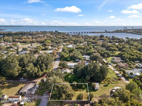 3725 Palm Ave, Micco, FL 32976