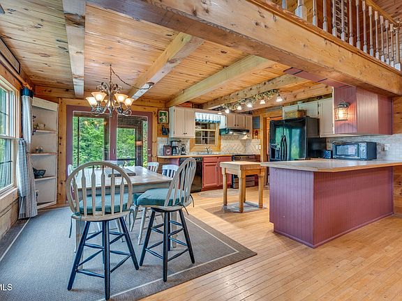 16th image of 147 Britton Ln