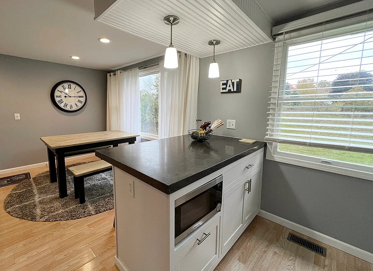 3 bed, 1200 sqft, $1,200 — Photo 4
