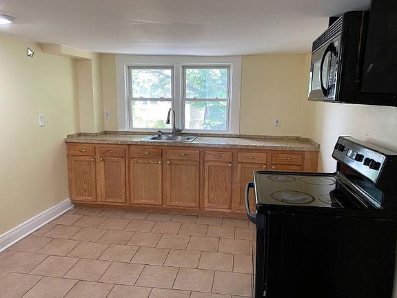 5th image of 227 Bridge St #3