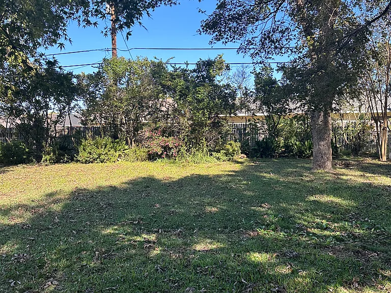 1507 Mohon St — Photo 37