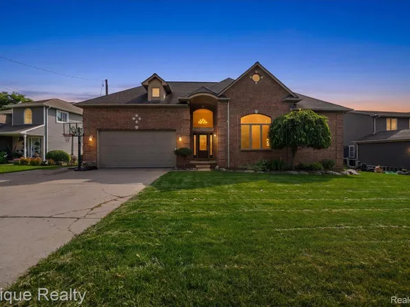 395 Indianwood Rd, Lake Orion, MI 48362
