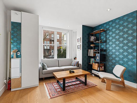 5th image of 5755 Rue Waverly