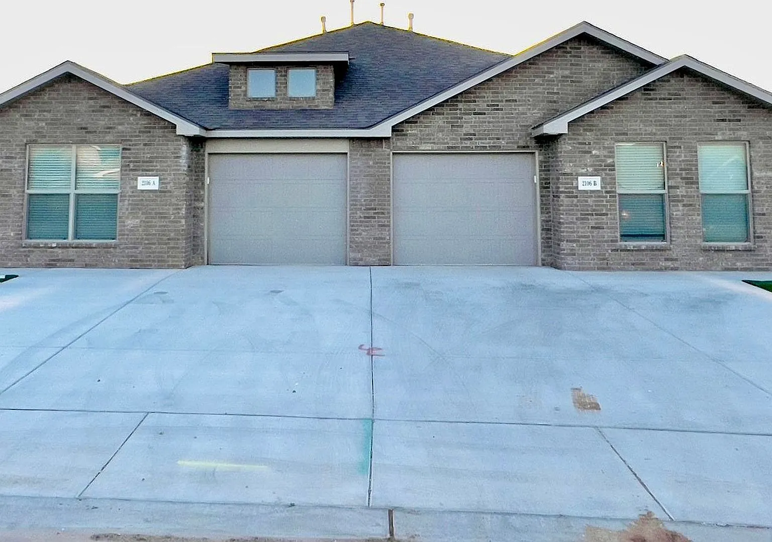 CD 2106 N. Avenue J — Photo 1