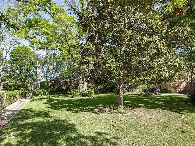 1st image of 1001 Village Green Ct