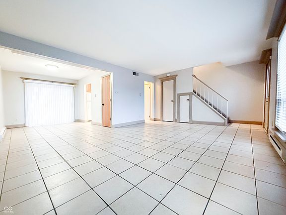 3rd image of 4847 Mount Vernon Dr