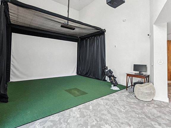 Golf Simulator Bay
