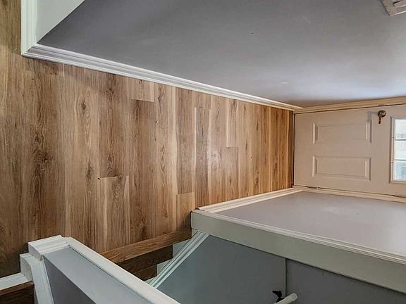 5th image of 346 Jelly St S