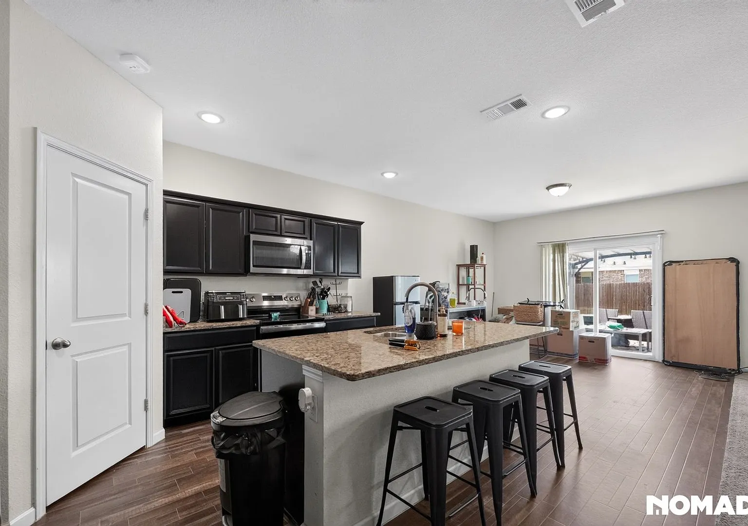 5 Bedroom Single Family Home in Glenn Heights — Photo 4