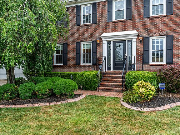 3rd image of 5015 Venetian Way