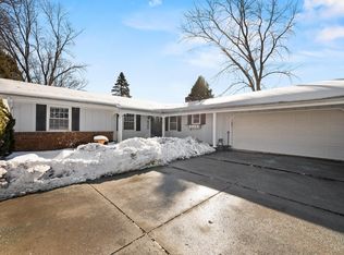 6560 S 122nd St, Franklin, WI 53132