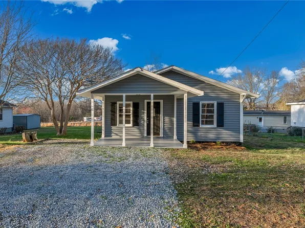 114 Welborn Cir, Easley, SC 29642