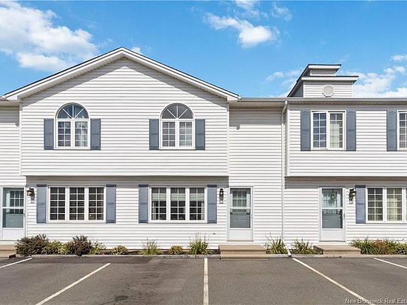 2nd image of 25 Lonsdale Dr #15