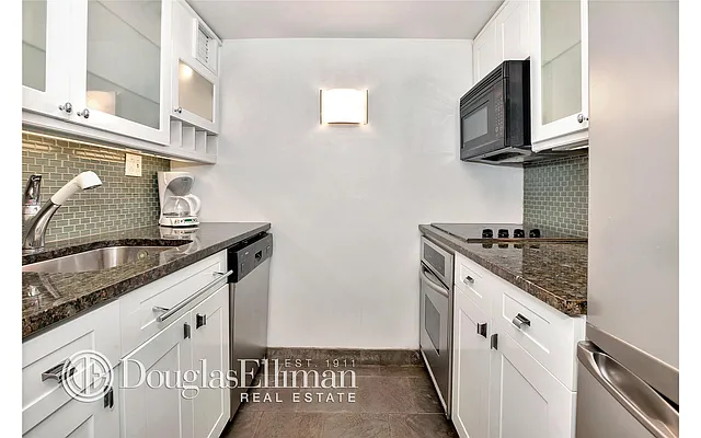 Sold by Douglas Elliman | media 14