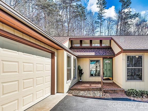 3rd image of 63 Pinecroft Rd