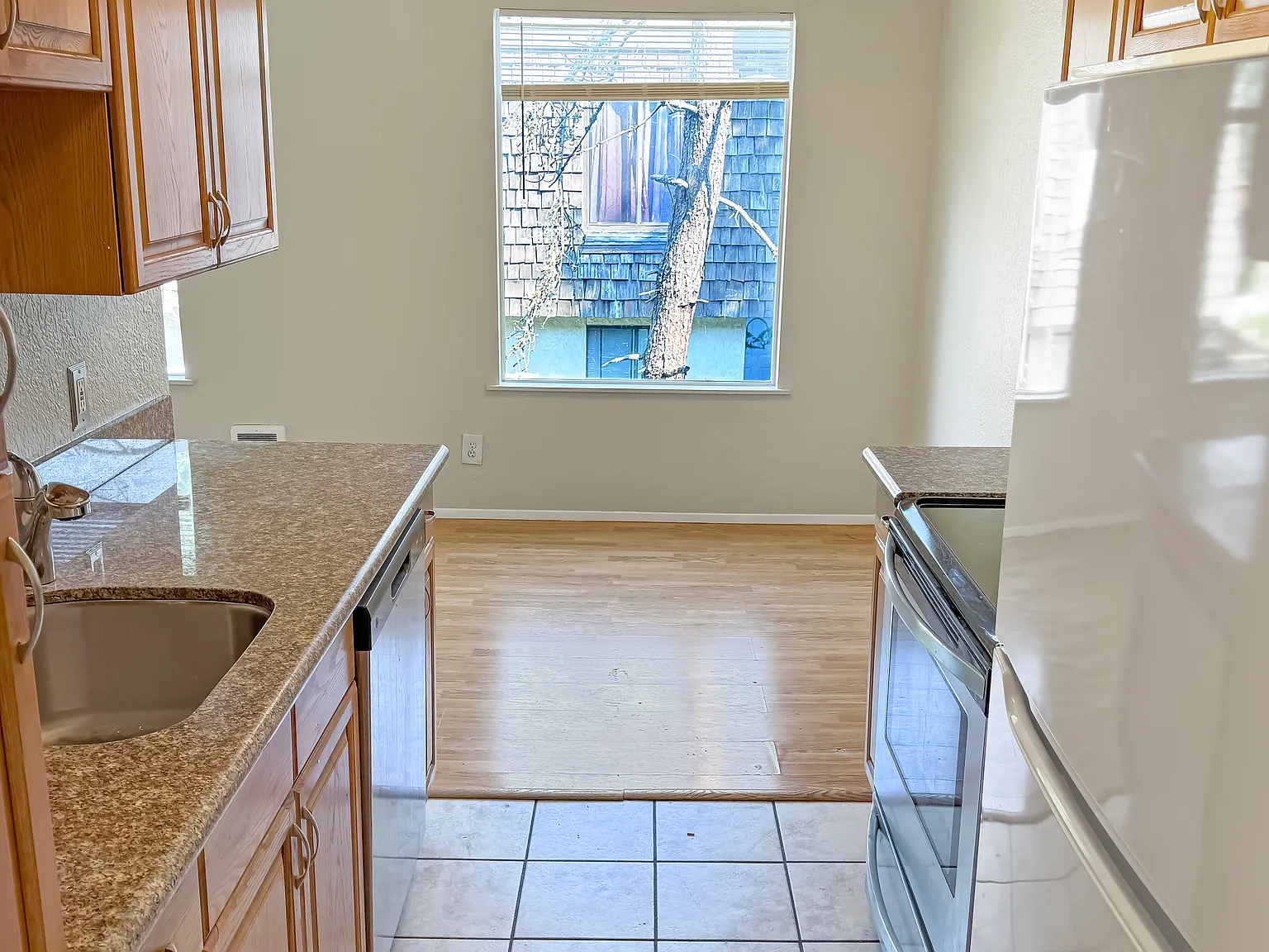 2 bed, 976 sqft, $2,195 — Photo 4