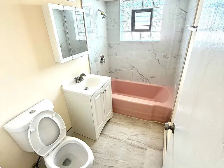 606 N Wolf Rd #9 — Photo 5