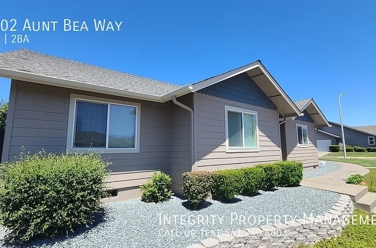 2002 Aunt Bea Way — Photo 1