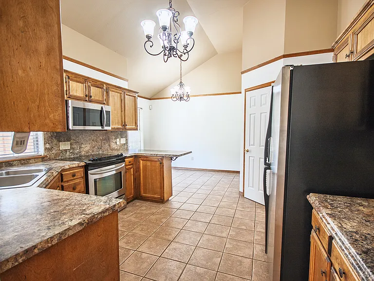 421 Chanticleer Pl — Photo 7