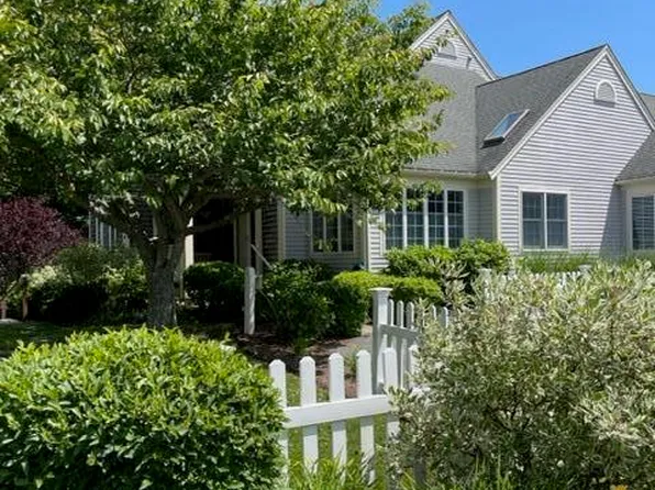 35 Red Cedar Road, Mashpee, MA 02649