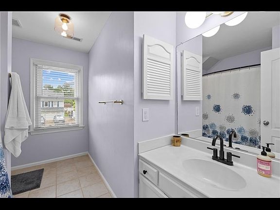 5th image of 181 Golden Maple Dr