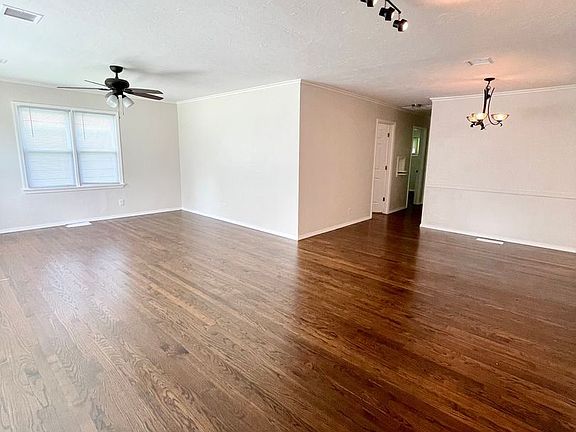 3rd image of 2524 S Toledo Ave