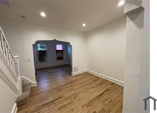 3 bed, 1200 sqft, $1,800 — Photo 3