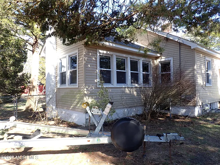 1490 Davidson Ave — Photo 4