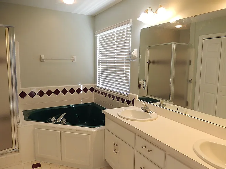 1858 Vineland Ln — Photo 22