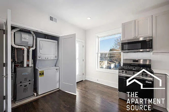 2 bed, $2,500 — Photo 1
