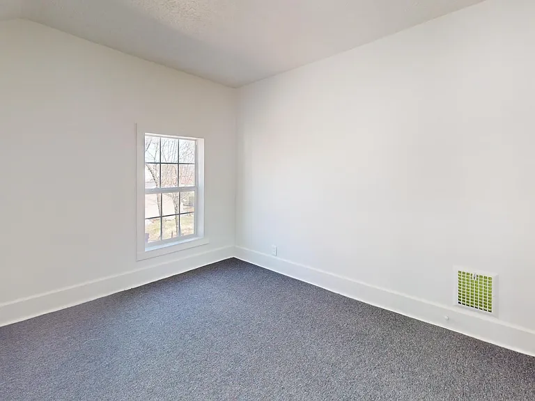 109 W Ely St — Photo 40