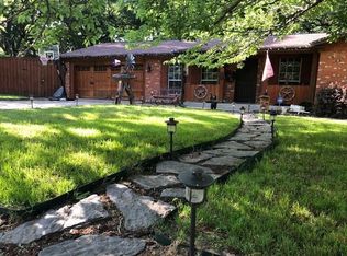 205 Skylark Dr, Azle, TX 76020