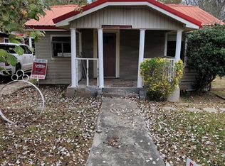 915 N Sherman St, Hope, AR 71801