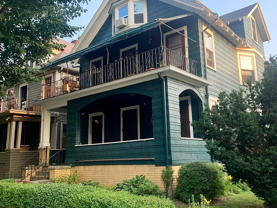 80 Cottage St #LOWER