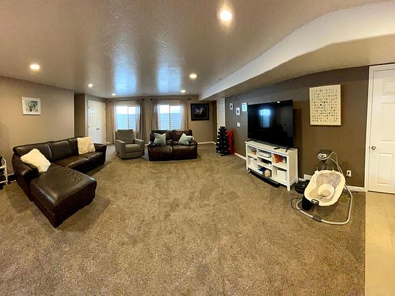 2nd image of 212 S 1100 E #Basement