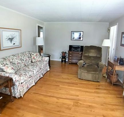 2nd image of 14 Helen Ave