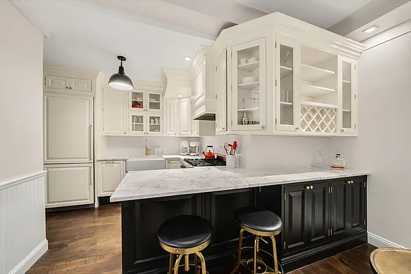 Sold by Compass | media 8