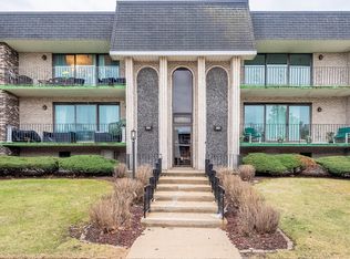 9120 S Pulaski Rd APT 2W, Oak Lawn, IL 60453