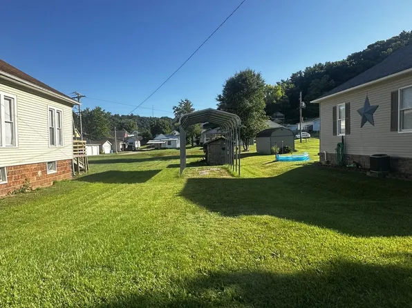 New St, Glouster, OH 45732