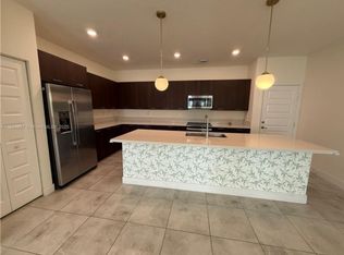 4648 NW 83rd Path, Doral, FL 33166