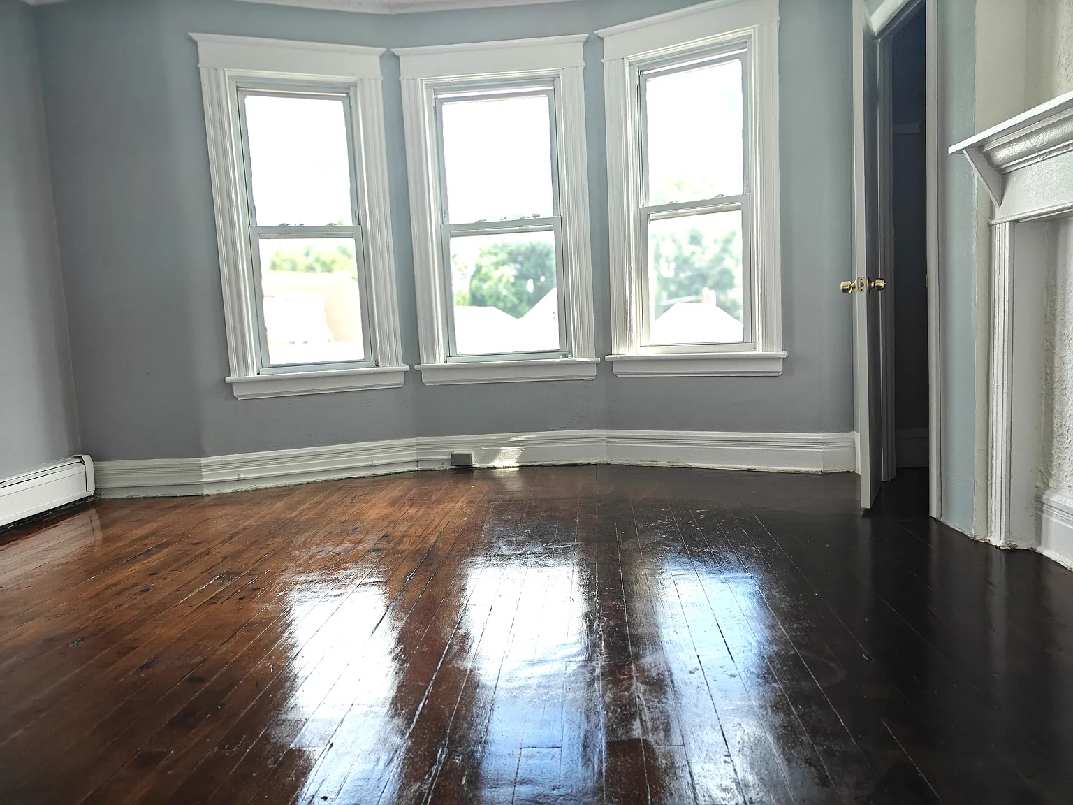 3 bed, 1136 sqft, $2,400 — Photo 3